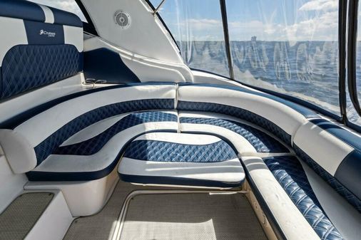 Cruisers Yachts 3672 Express image