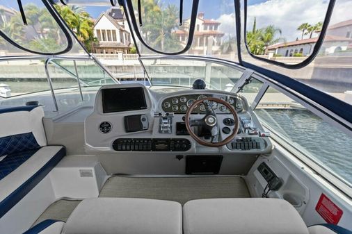 Cruisers Yachts 3672 Express image