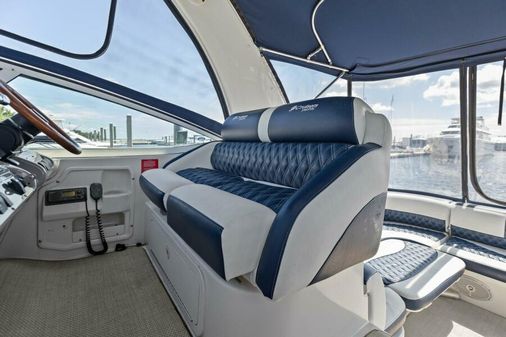 Cruisers Yachts 3672 Express image