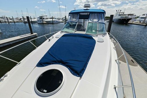 Cruisers Yachts 3672 Express image