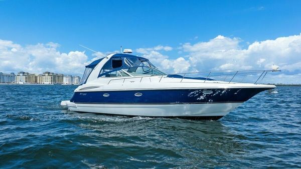 Cruisers Yachts 3672 Express image