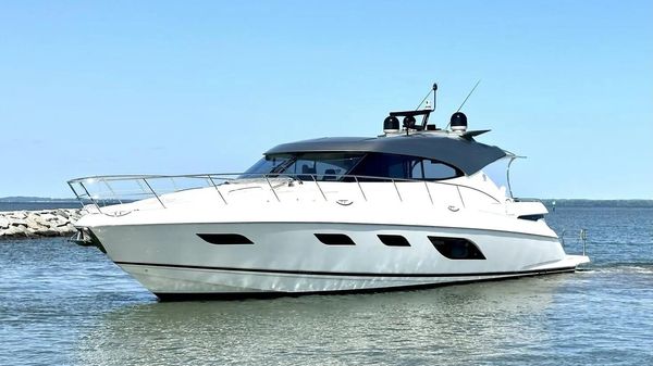 Riviera 6000 Sport Yacht Platinum 