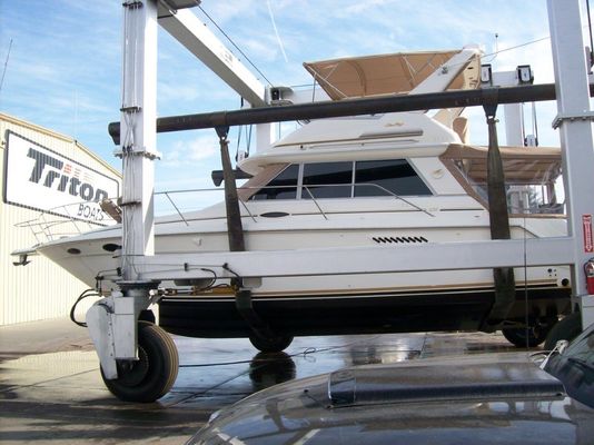 Sea Ray 370 Sedan Bridge - main image