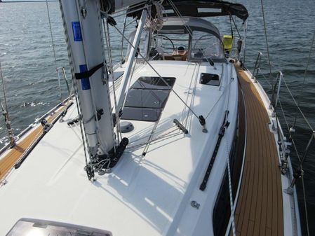 Bavaria Cruiser 37 image