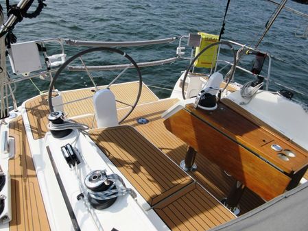 Bavaria Cruiser 37 image