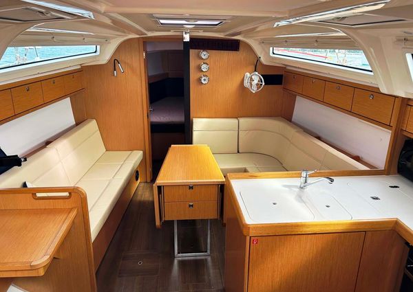 Bavaria Cruiser 37 image