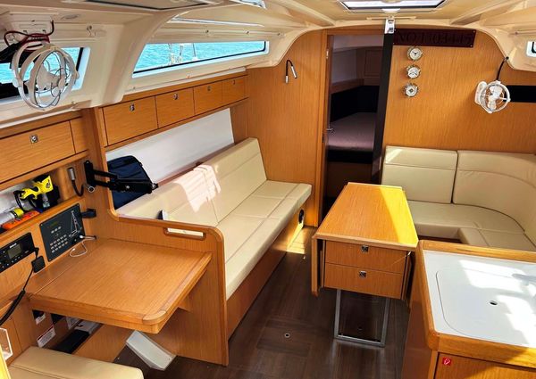 Bavaria Cruiser 37 image