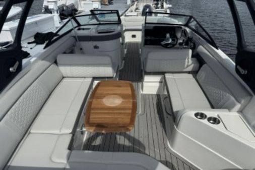 Sea Ray 270 SDX image