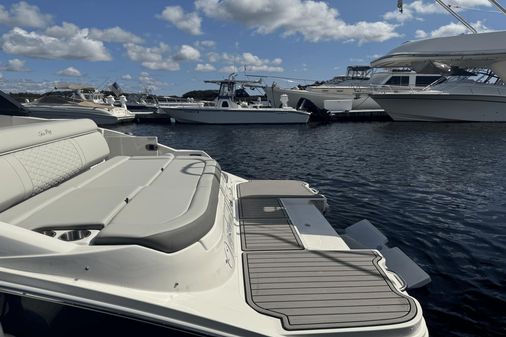 Sea Ray 270 SDX image