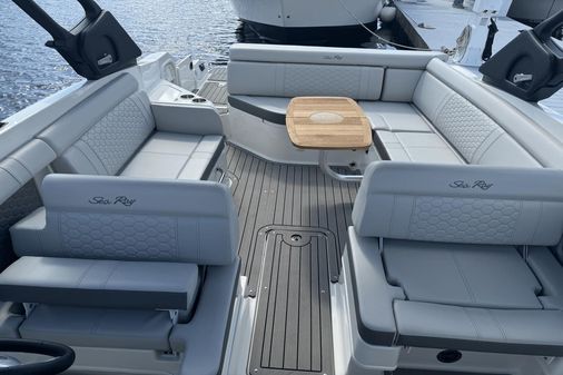 Sea Ray 270 SDX image