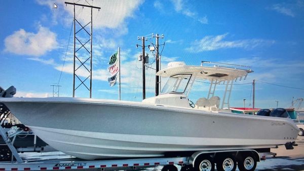 Edgewater 320CC
