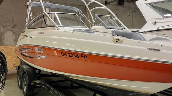 Yamaha Boats AR 230 