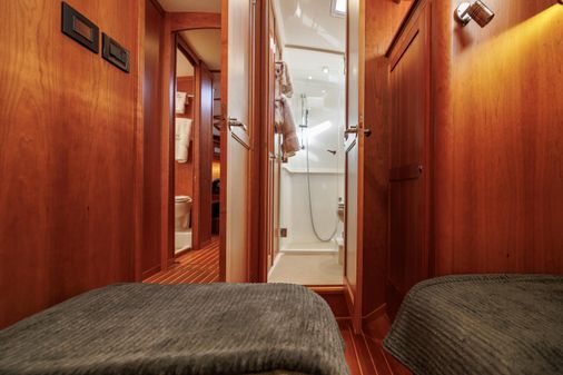 Sabre 45 Salon Express image