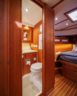 Sabre 45 Salon Express image