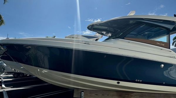 Chris-Craft Calypso 35