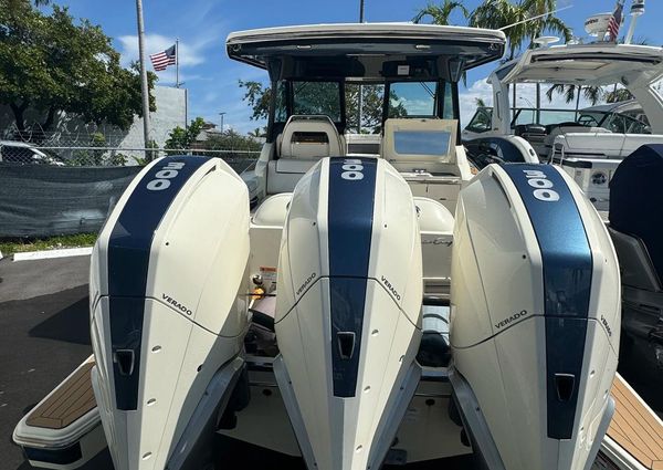 Chris-Craft Calypso 35 image