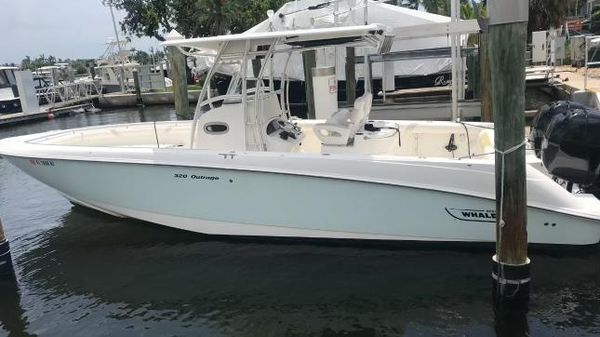 Boston Whaler 270 Dauntless 