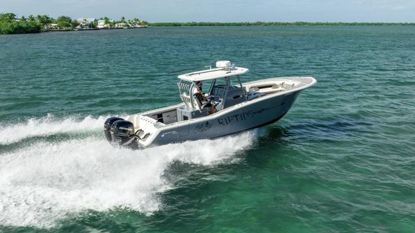Tidewater 320 CC Adventure