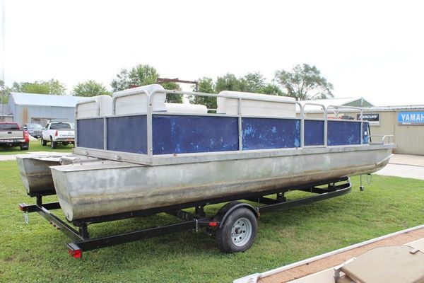 Landau 24' Pontoon - main image