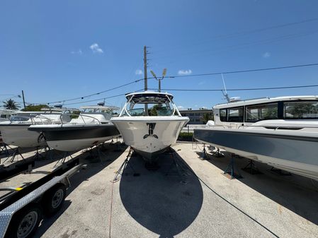 Robalo R317 image