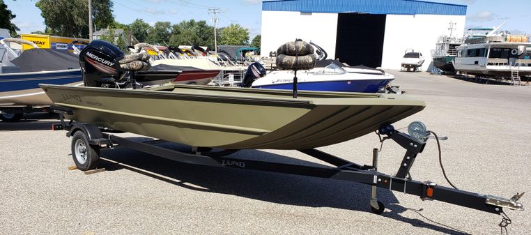 2018 Lund 1870 Predator DLX/Till LA CROSSE, Wisconsin - American Marine