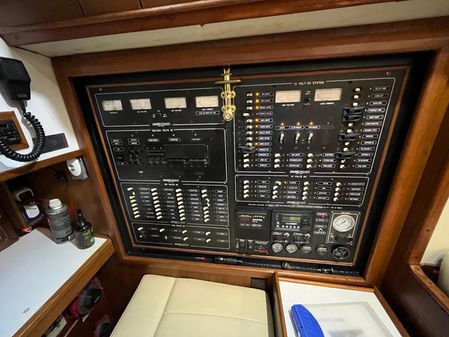 Antigua 58 Pilothouse image