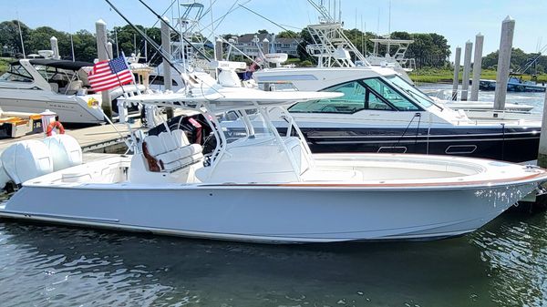 Valhalla Boatworks V-33 Center Console