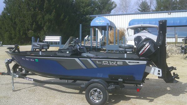 Lowe Fishing Machine 1675 SC 