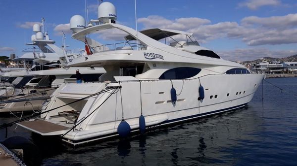 Ferretti Yachts 94 Custom Line