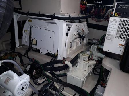 Sea Ray L650 Fly image