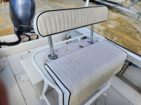 Boston-whaler OUTRAGE-22 image