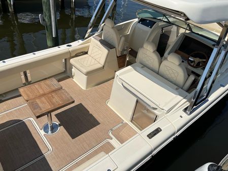 Chris-Craft Calypso 30 image