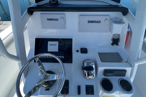 Sea Pro 239 Center Console image