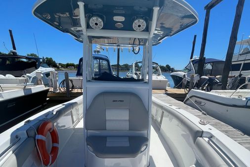 Sea Pro 239 Center Console image