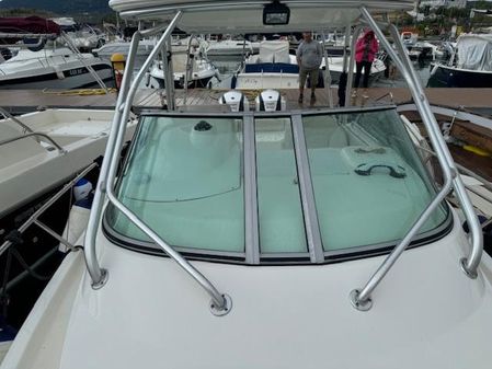 Robalo R265 Walkaround image