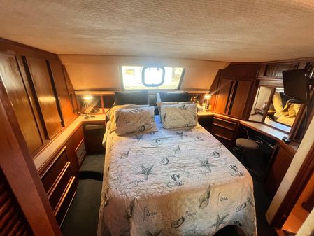 Sea-ray 410-AFT-CABIN image