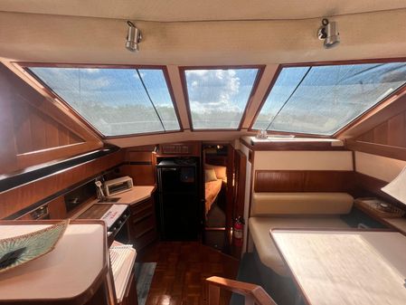 Sea-ray 410-AFT-CABIN image