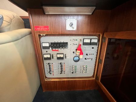 Sea-ray 410-AFT-CABIN image