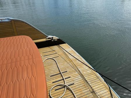 Cranchi A46 Luxury Tender image