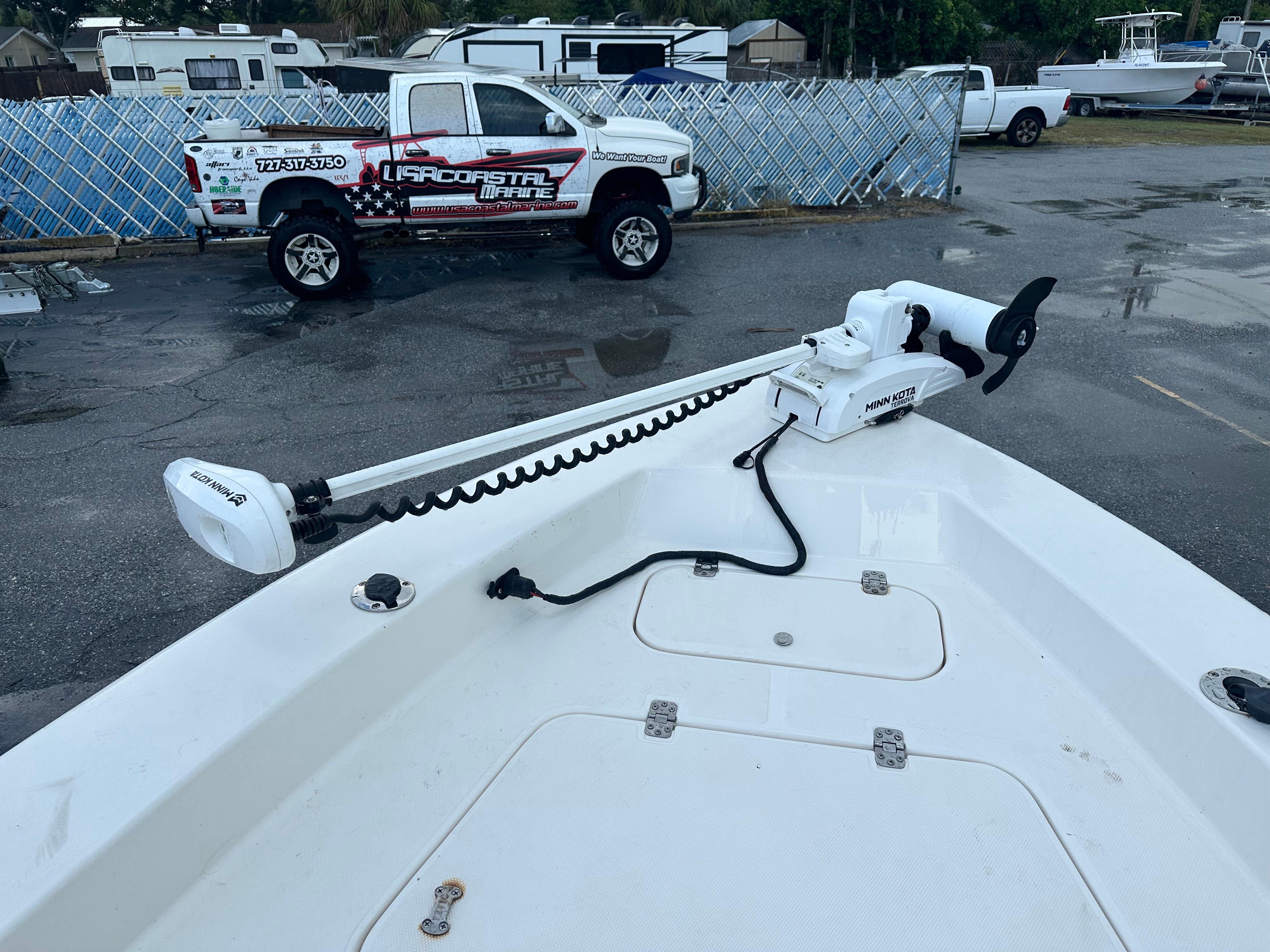 2005 Sea Hunt navigator 22