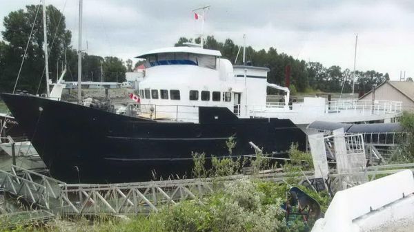 Houseboat Floating Accommodation