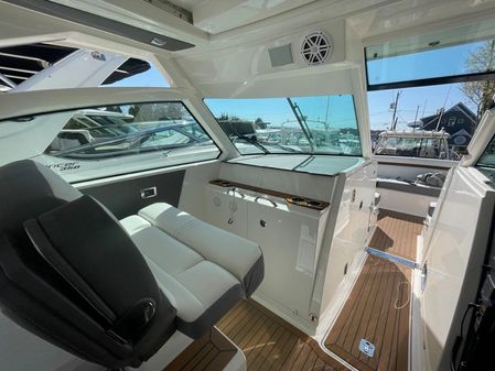 Tiara Sport 38 LX image