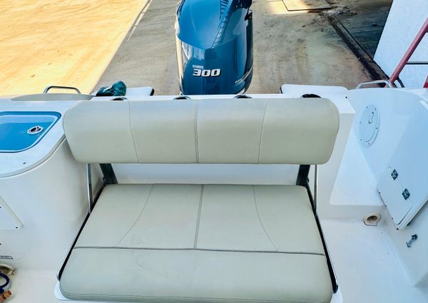 Pursuit C 238 Center Console image