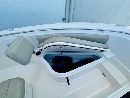 Pursuit C 238 Center Console image