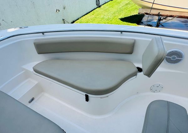 Pursuit C 238 Center Console image