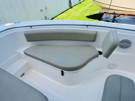 Pursuit C 238 Center Console image