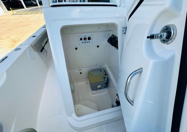 Pursuit C 238 Center Console image