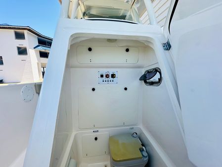 Pursuit C 238 Center Console image