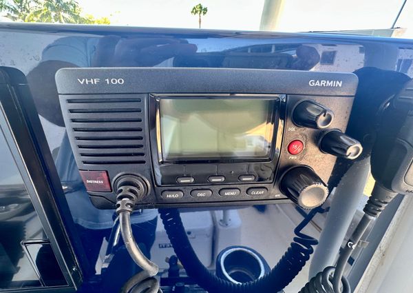 Pursuit C 238 Center Console image