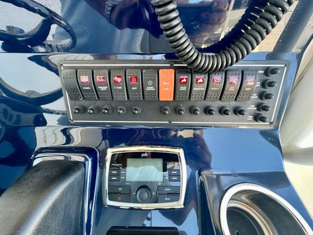 Pursuit C 238 Center Console image